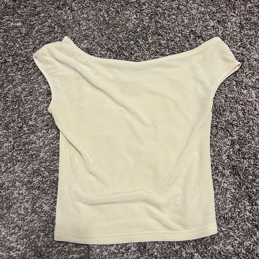 Edikted Pale Yellow Off the Shoulder